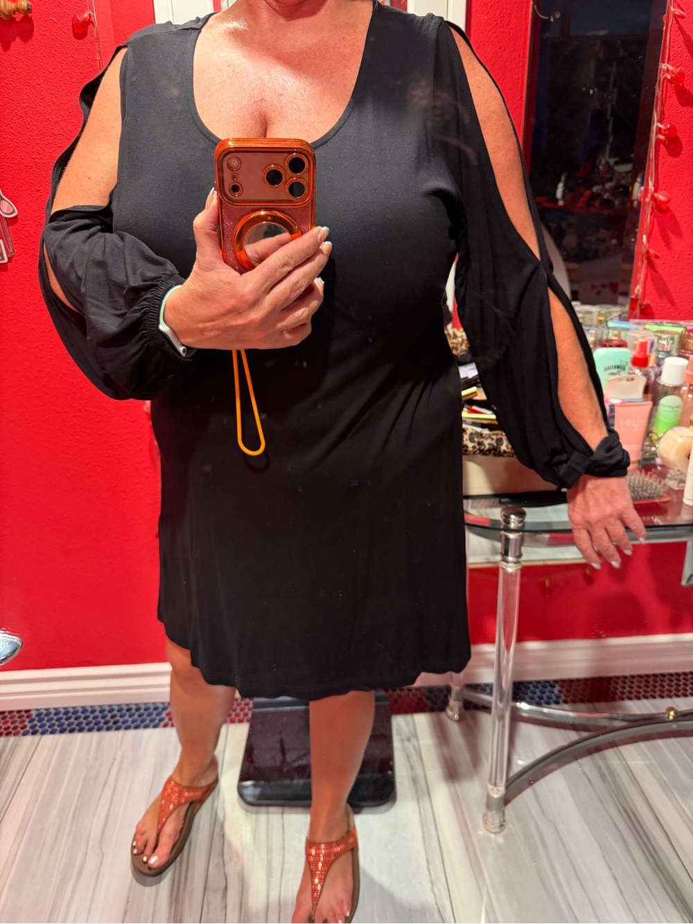 Women’s Black Cold-Shoulder Shift Dress